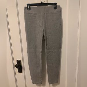 Talbots size 2 skinny ankle pant in gray.